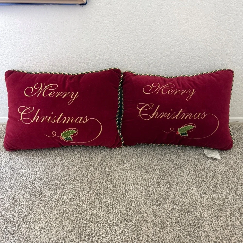 Noble Home‎ Fashions Merry Christmas Burgundy Velvet Pillows Set of 2 Gold Green